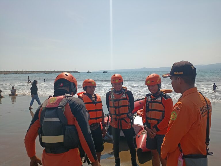 Siswa MAN 2 Kota Sukabumi Hilang Terseret Ombak di Pantai Cipatuguran Palabuhanratu