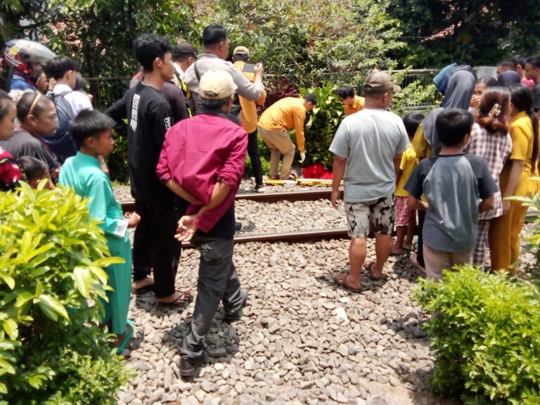 Warga Sukabumi Tewas Tertabrak KA Pangrango saat Menyebrang Rel