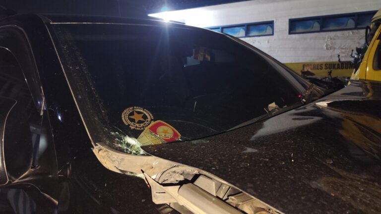 Penyebab Mobil Berstiker Sekretariat Wapres Tabrakan di Sukabumi, Diduga Motor Lawan Arah