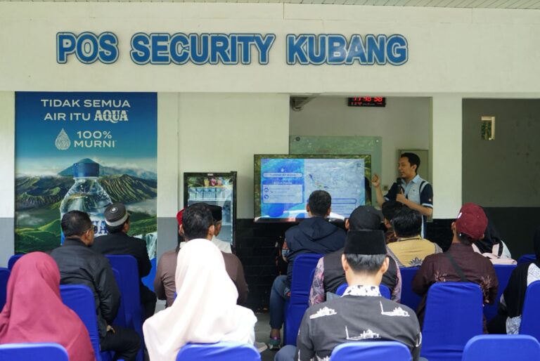 Kunjungi Pabrik, Pengelola Masjid Istiqlal Puji Mutu, Transparansi dan Kehalalan Aqua