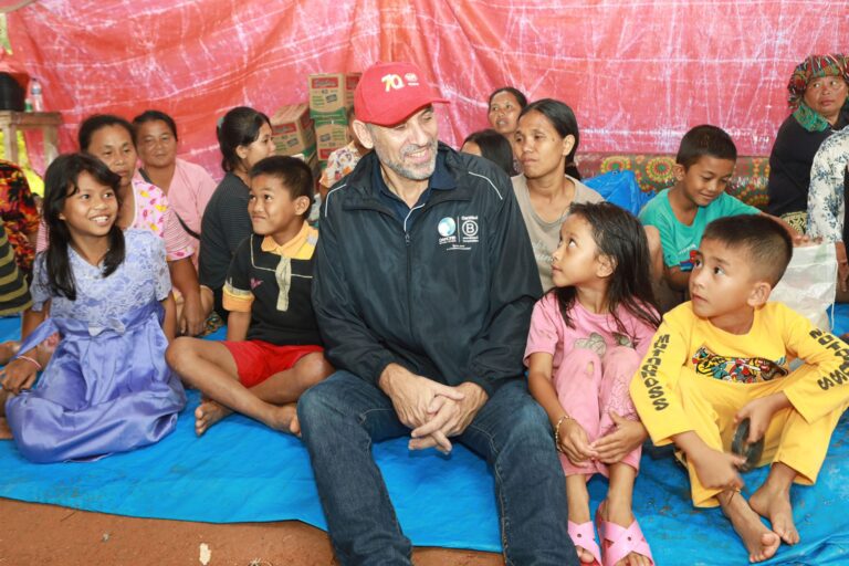 Danone Indonesia Salurkan Bantuan untuk Korban Banjir dan Longsor di Sumatera